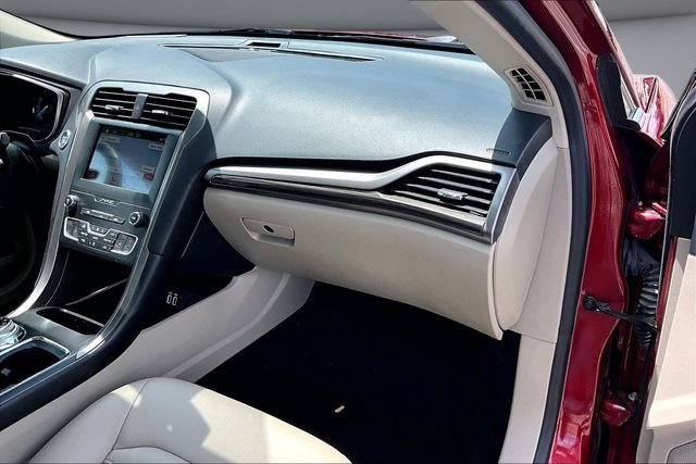 Used 2019 Ford Fusion SEL FWD image 26