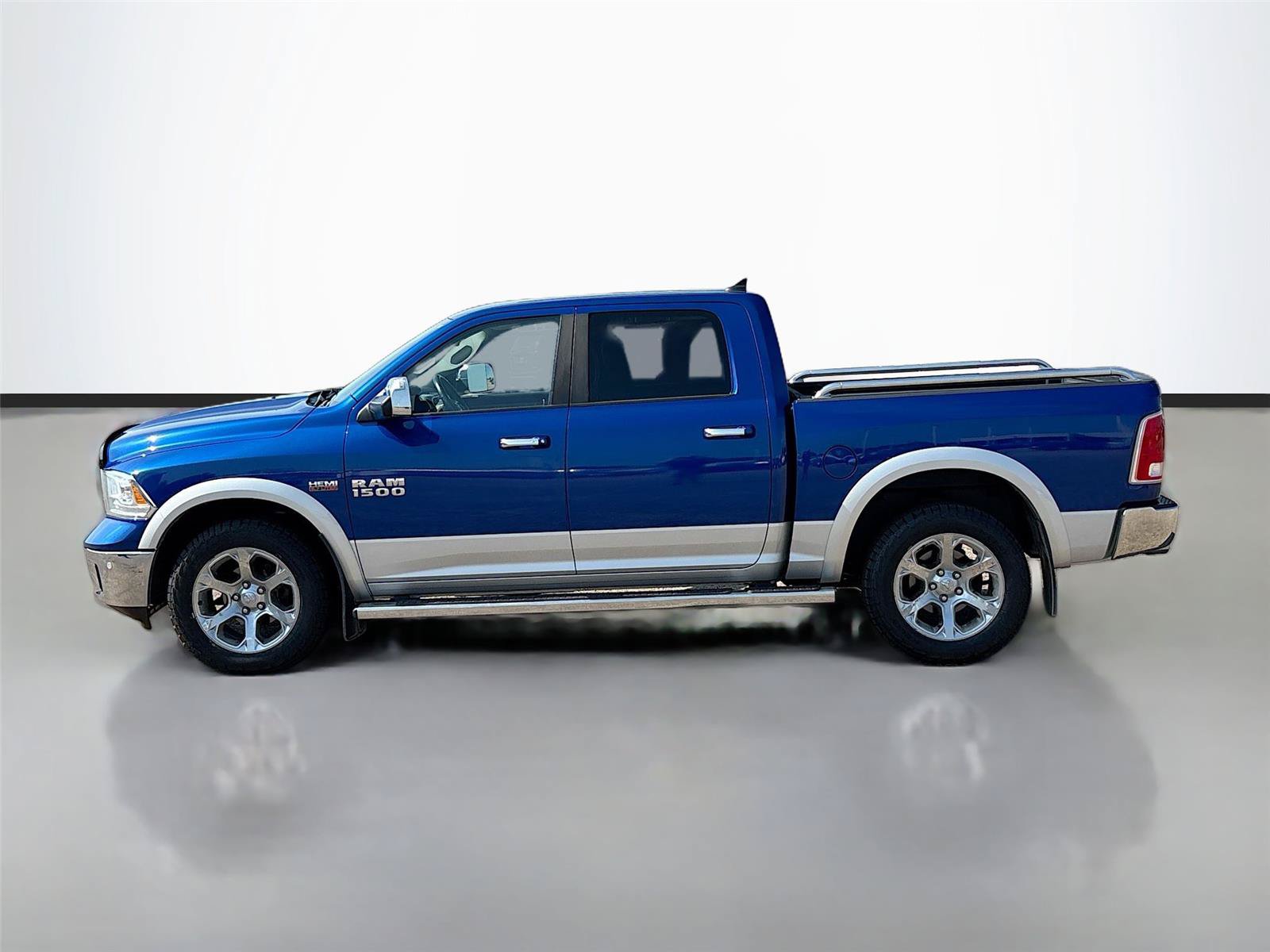 Used 2014 RAM 1500 Laramie w/ Convenience Group AWD/4WD image 8
