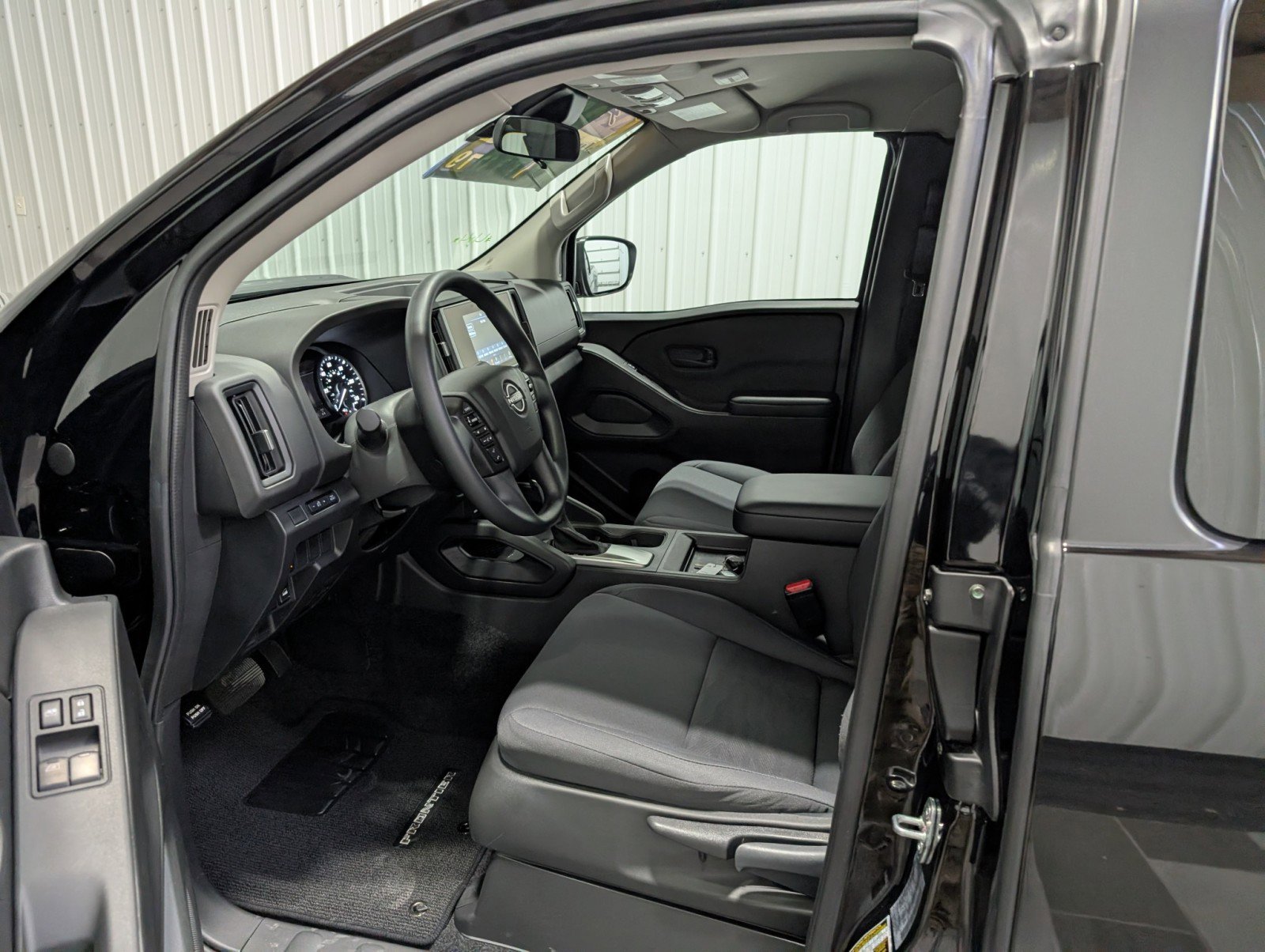 Used 2025 Nissan Frontier S image 13
