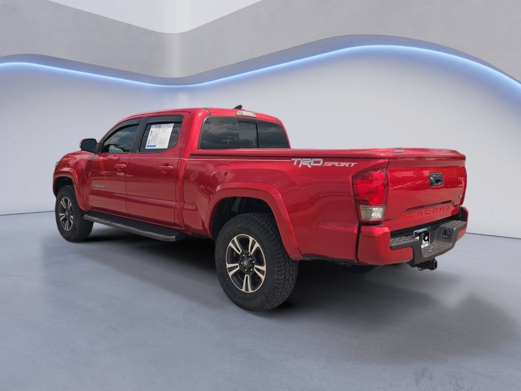 Used 2017 Toyota Tacoma TRD Sport RWD image 3