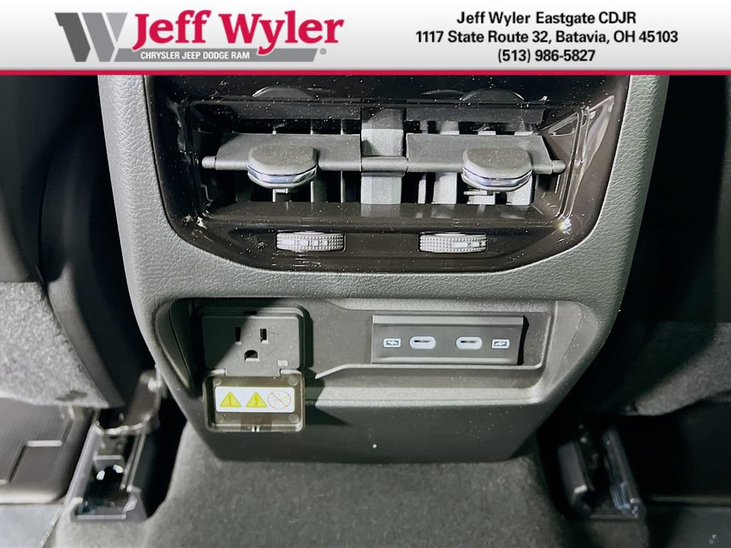 New 2026 Jeep Grand Cherokee Altitude AWD/4WD image 27