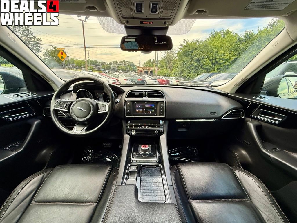 Used 2018 Jaguar F-PACE Prestige AWD/4WD image 16