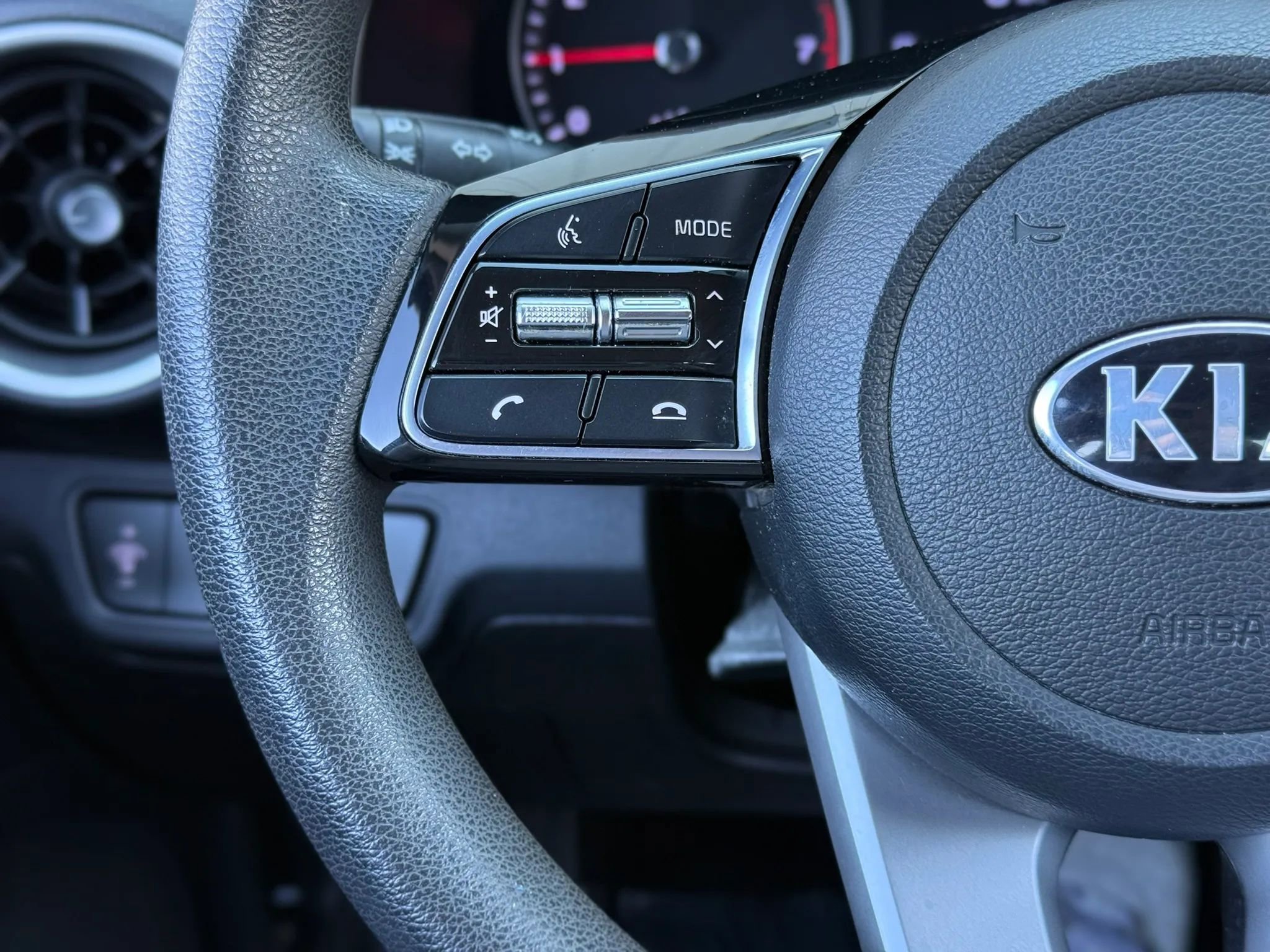 Used 2019 Kia Forte LXS image 12