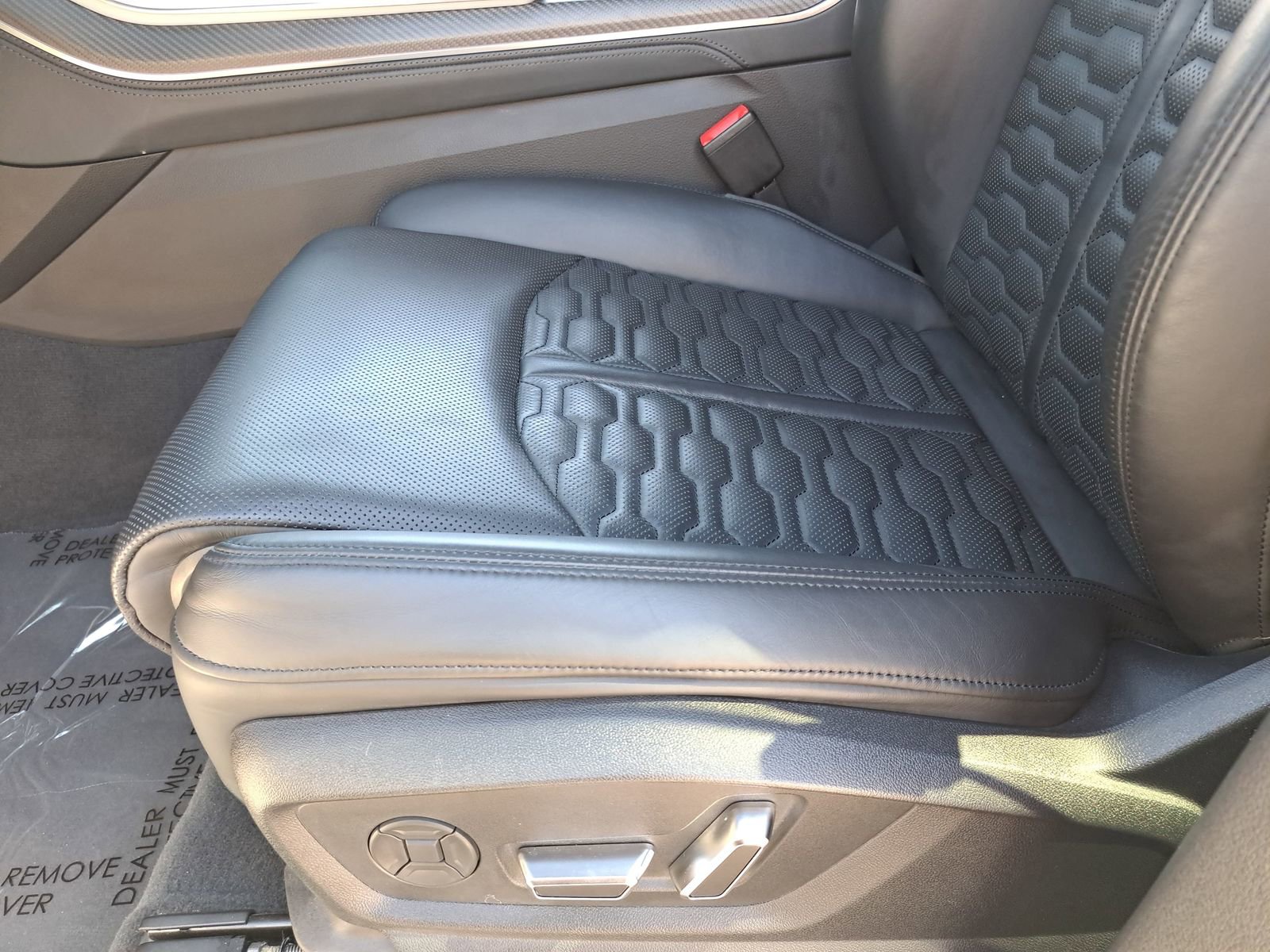 Used 2023 Audi RS Q8 image 32