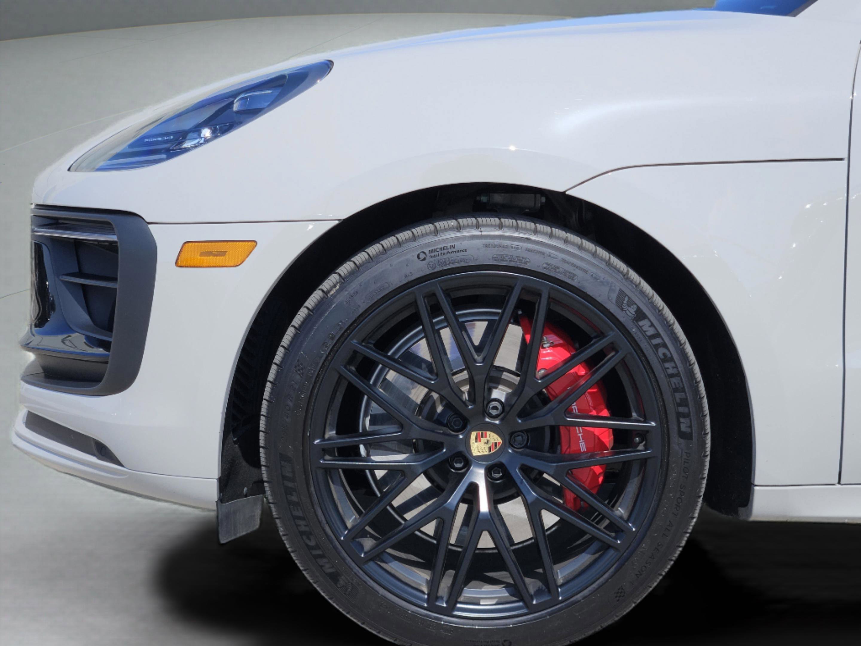 Certified 2024 Porsche Macan GTS image 13