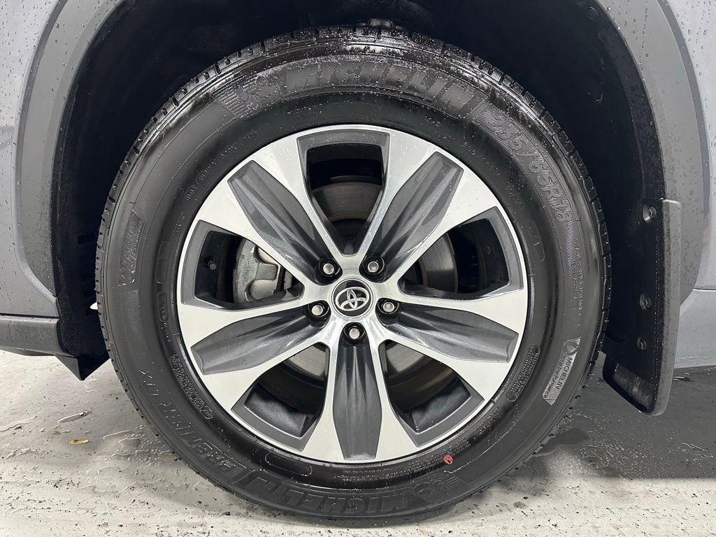 Used 2025 Toyota Highlander XLE image 71