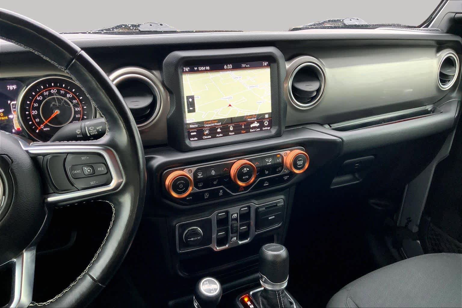 Used 2020 Jeep Gladiator Overland AWD/4WD image 7