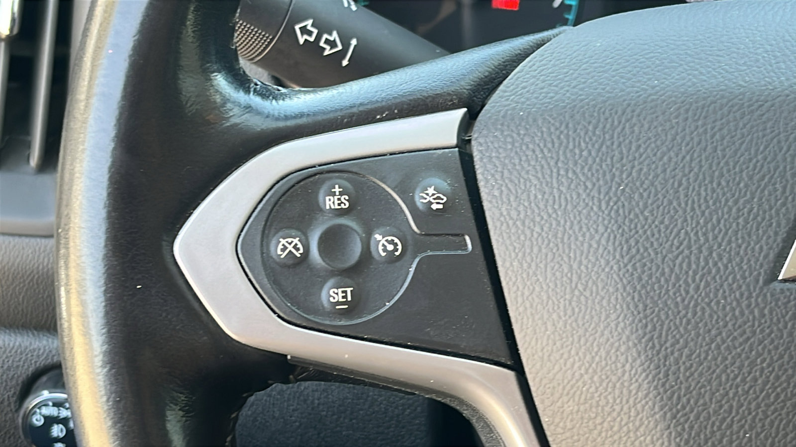 Used 2022 Chevrolet Colorado LT w/ Fleet Safety Package image 16