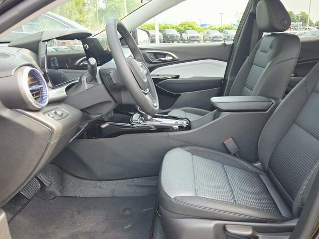 New 2026 Chevrolet Trax LT w/ Driver Confidence Package FWD image 8
