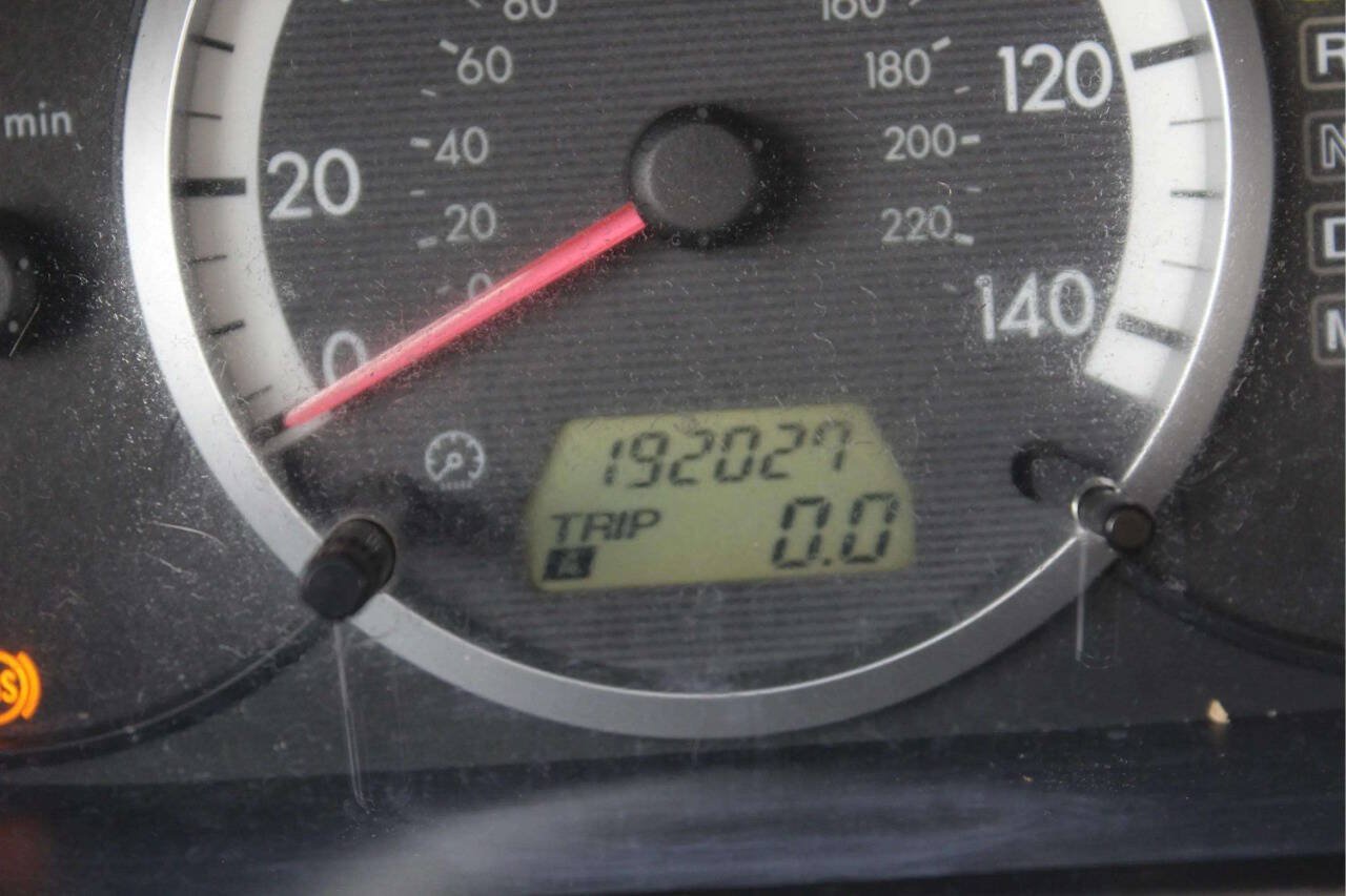 Used 2006 MAZDA MAZDA5 Touring FWD image 9