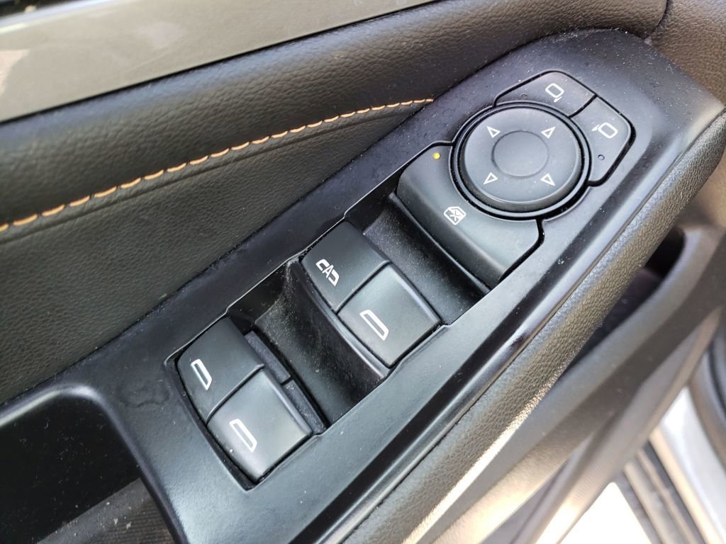 Used 2019 Chevrolet Traverse LT image 11