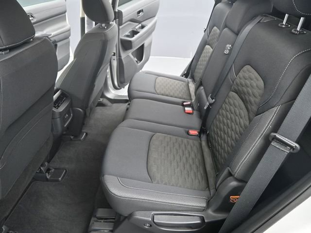 Used 2024 Nissan Pathfinder SV image 22