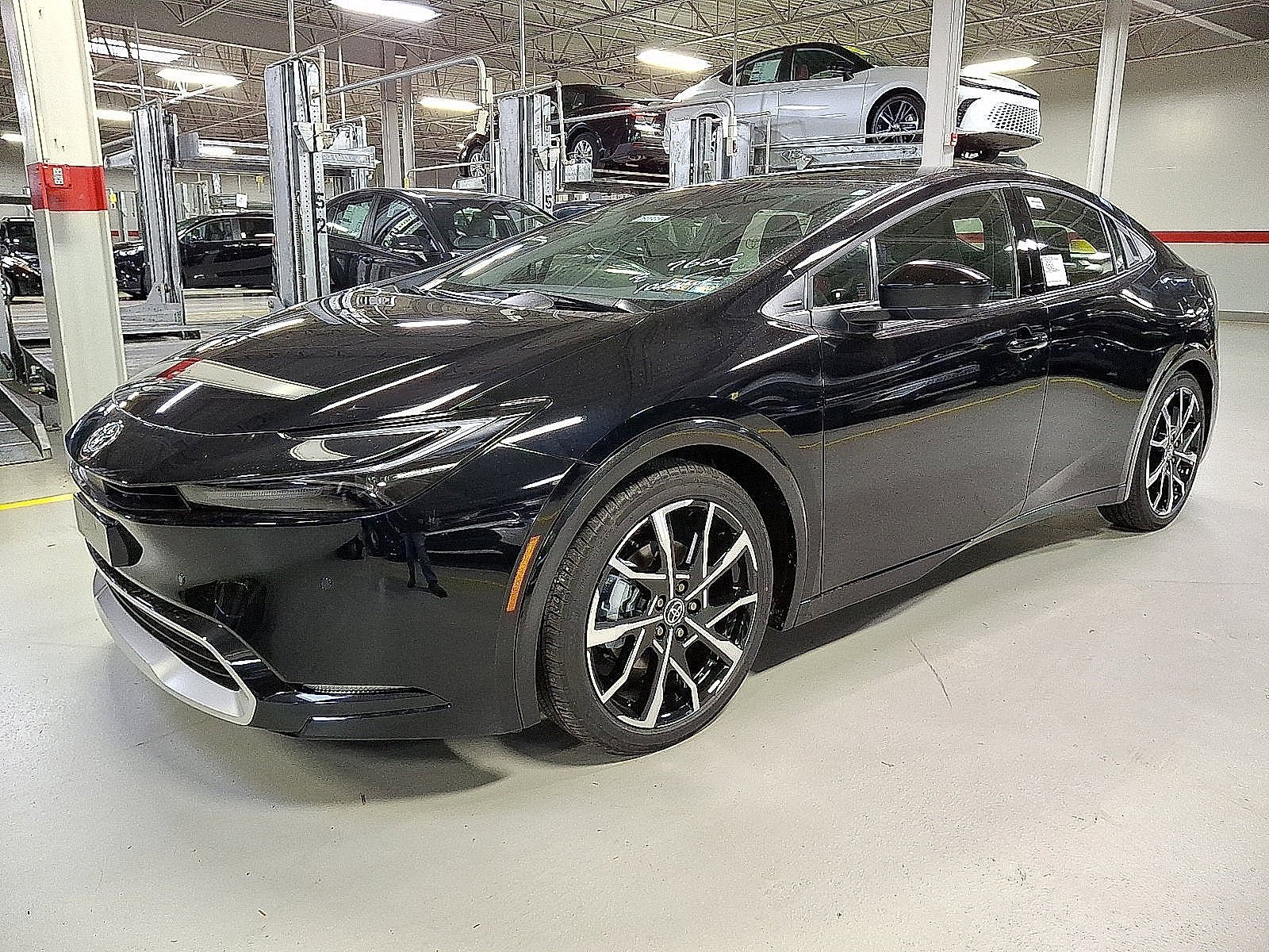 New 2026 Toyota Prius Plug-In Hybrid FWD image 2