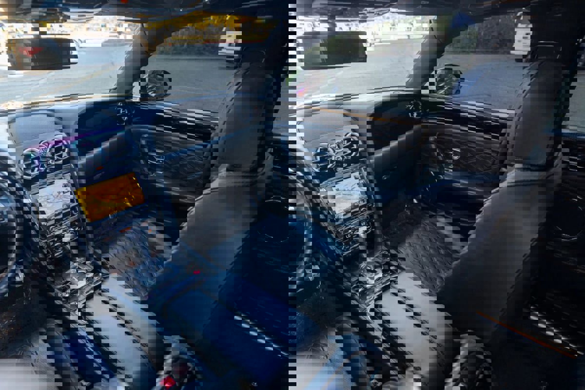 Used 2015 Bentley Flying Spur V8 image 75