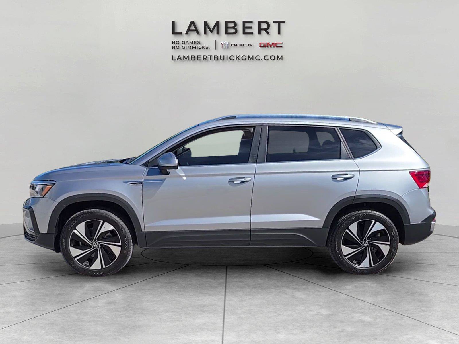 Used 2024 Volkswagen Taos SE AWD/4WD image 2