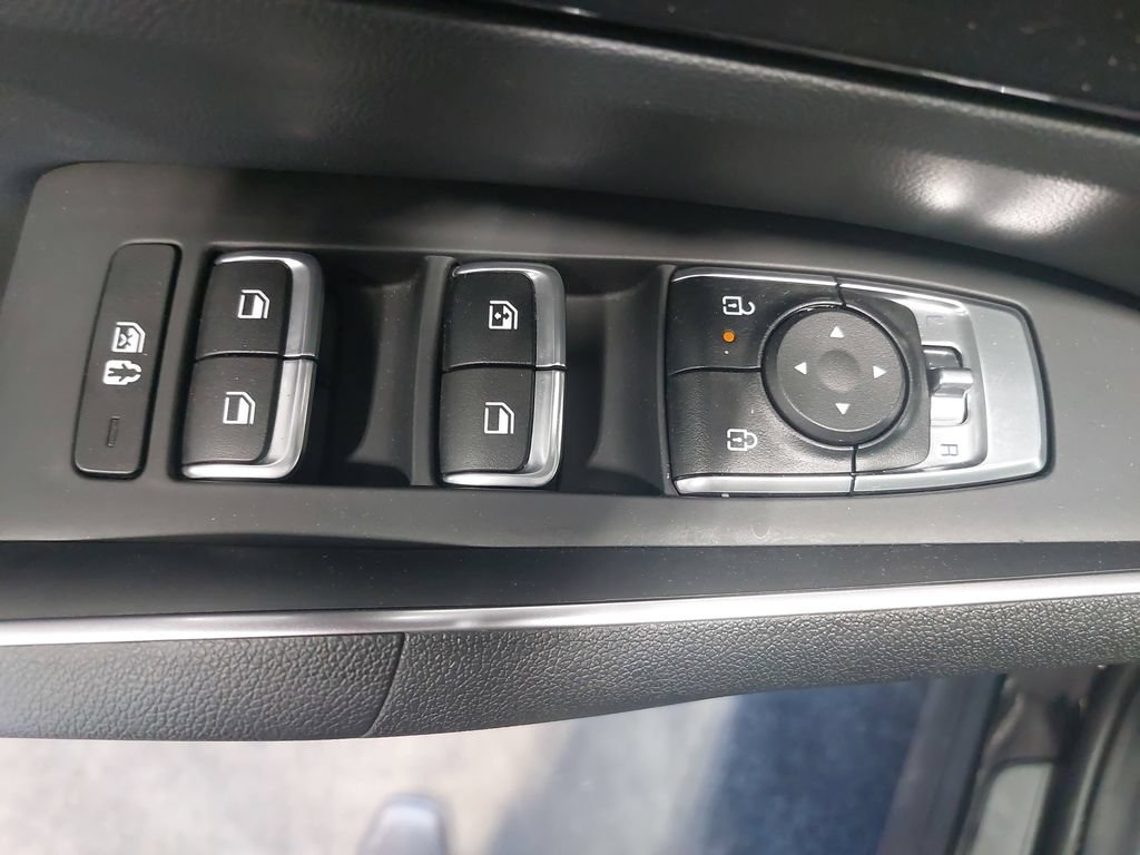 Used 2024 Kia Sorento S AWD/4WD image 29
