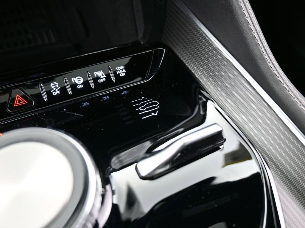 New 2026 Jeep Grand Wagoneer Summit image 21