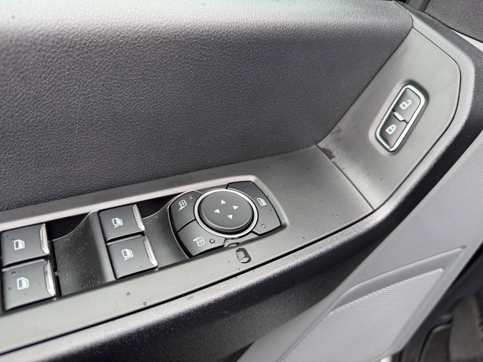 Used 2025 Ford F250 XL w/ XL Chrome Package image 19