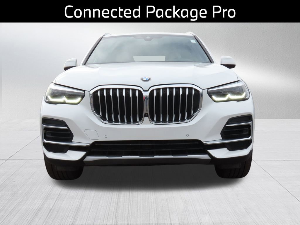 Used 2022 BMW X5 xDrive40i w/ Premium Package image 3