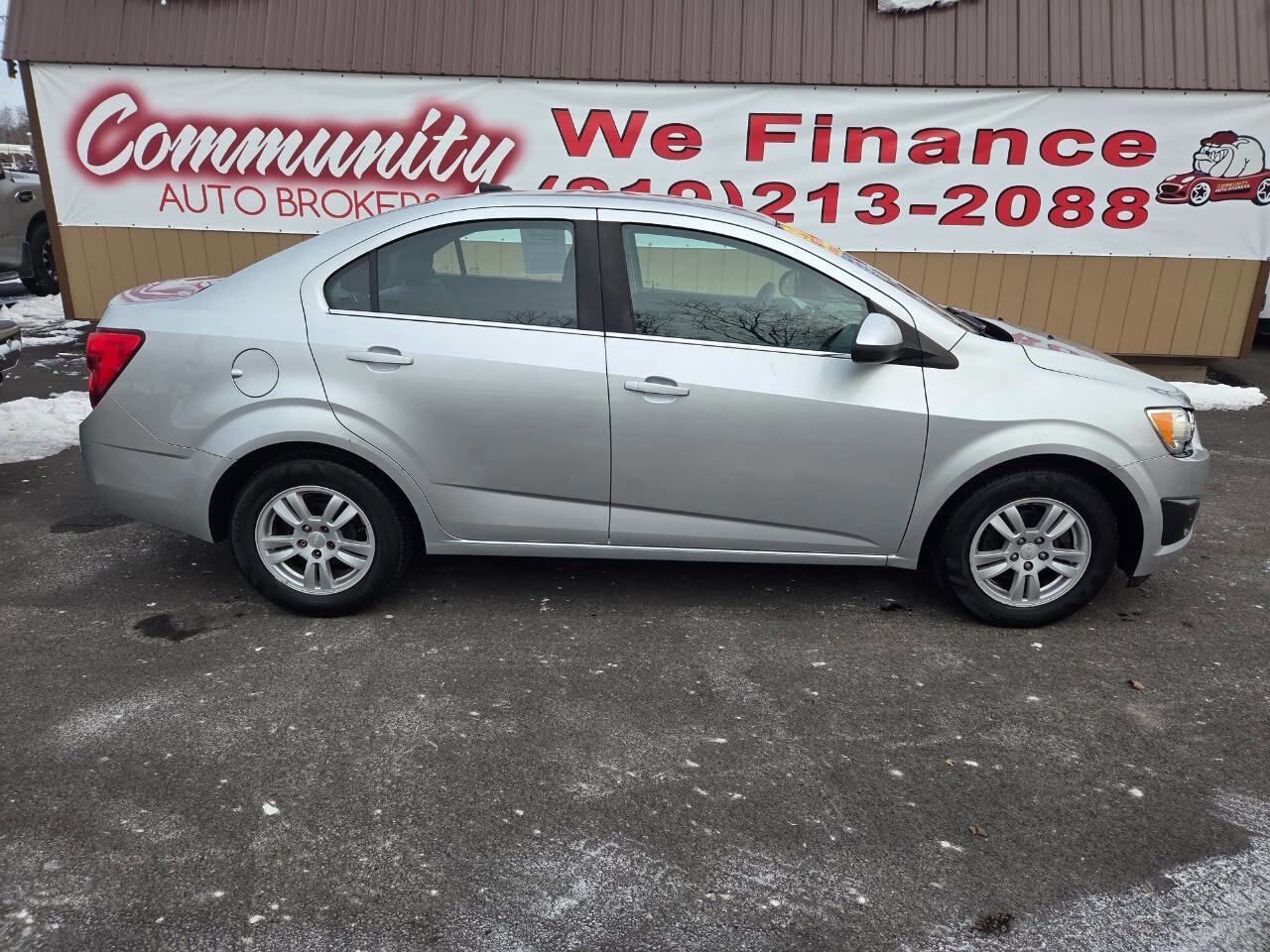 Used 2014 Chevrolet Sonic LT image 2