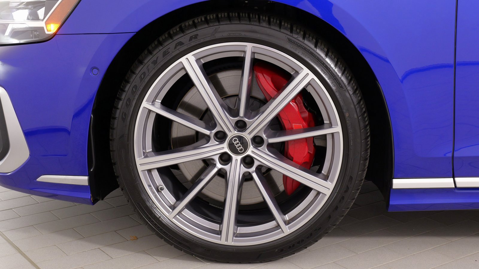 Used 2023 Audi S8 w/ S8 Comfort Plus Package image 67