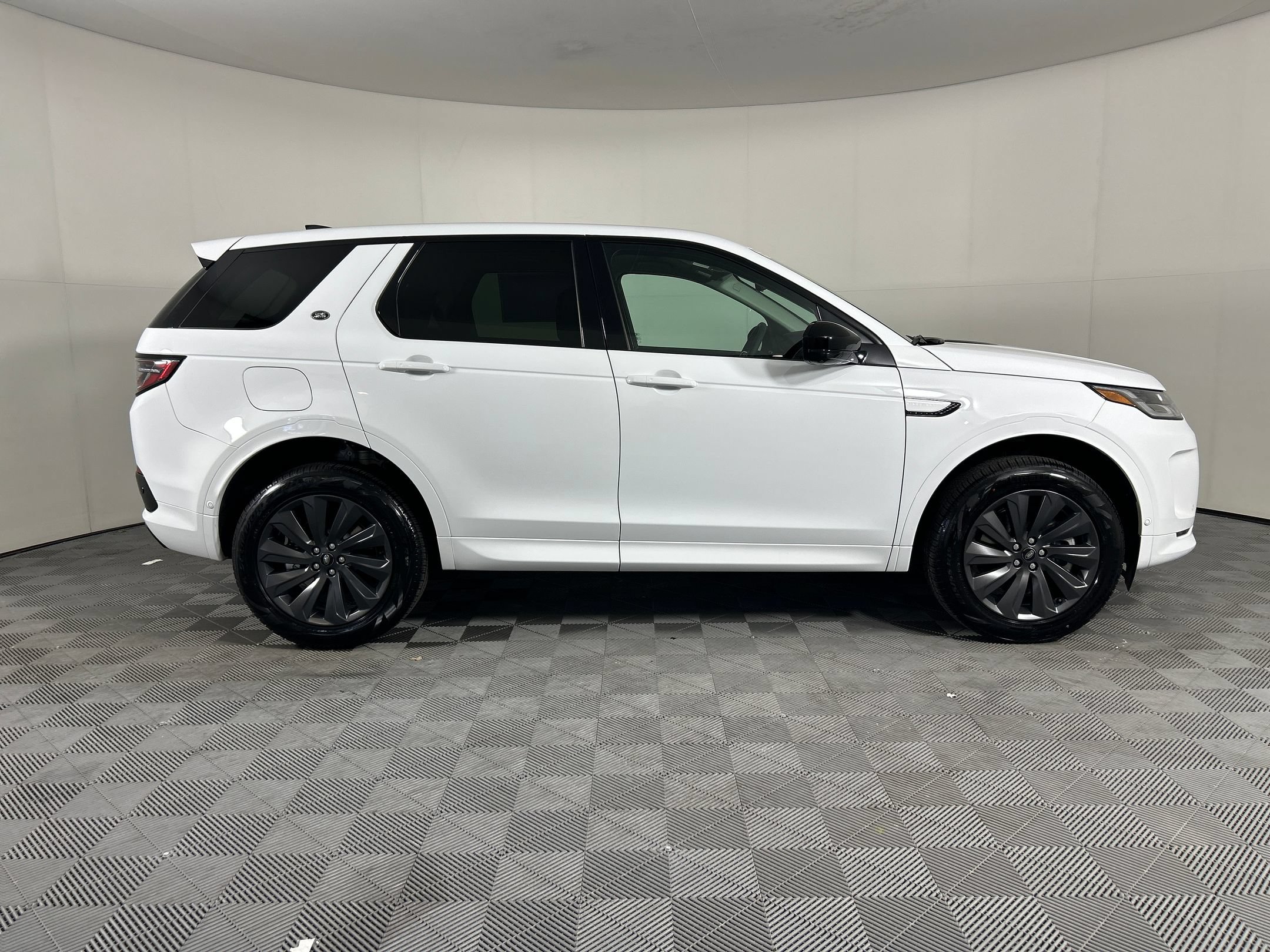 Used 2025 Land Rover Discovery Sport S AWD/4WD image 7