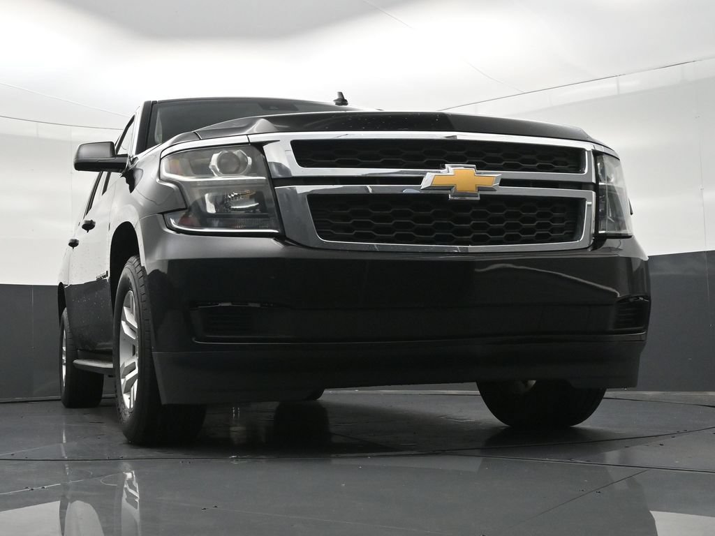 Used 2018 Chevrolet Suburban LT RWD image 30