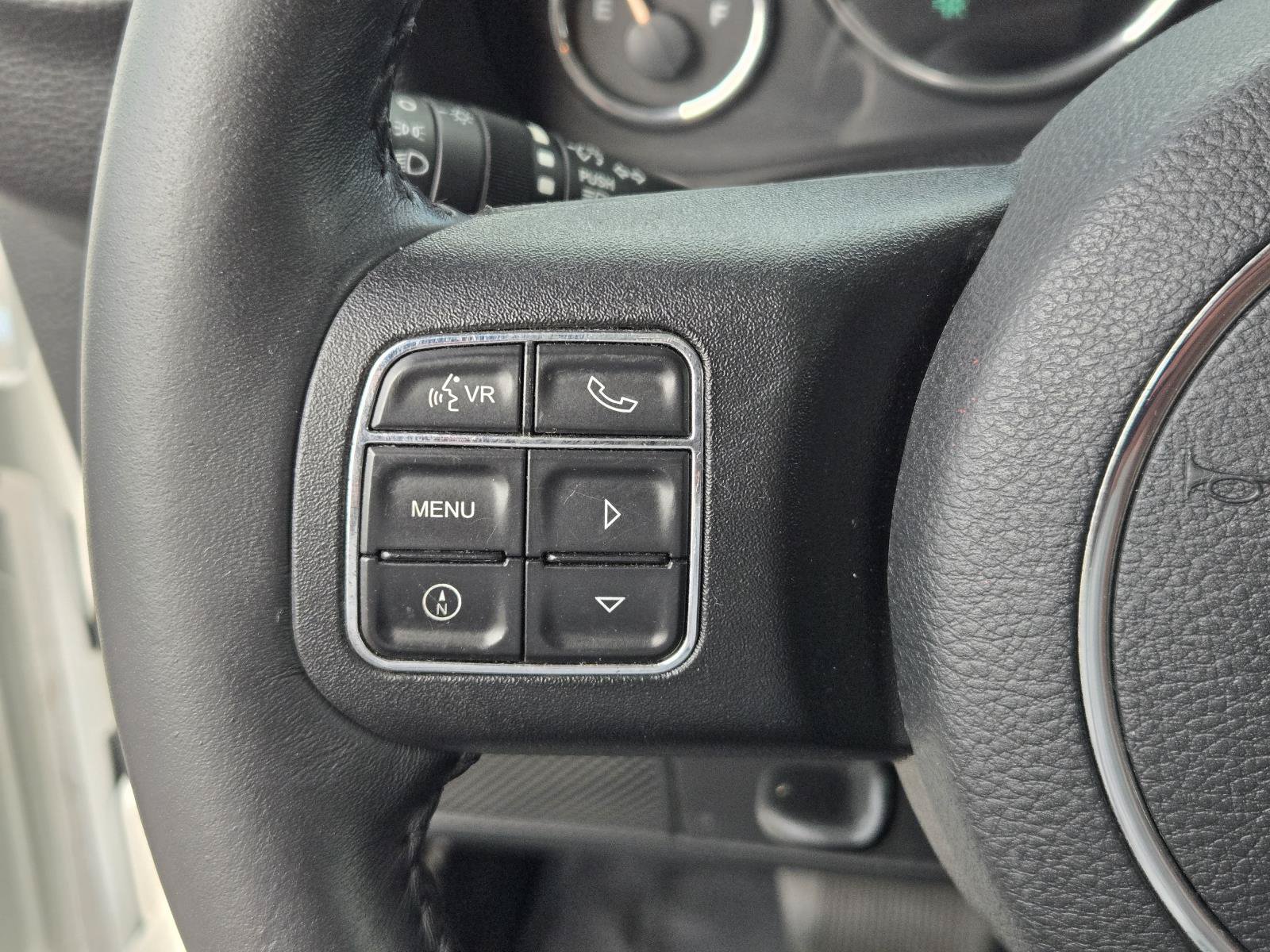 Used 2018 Jeep Wrangler Unlimited Sahara w/ Connectivity Group AWD/4WD image 14