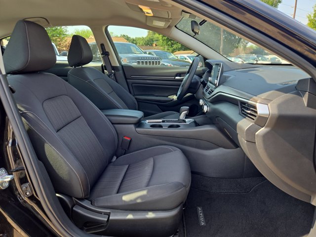 Used 2025 Nissan Altima 2.5 SV FWD image 26