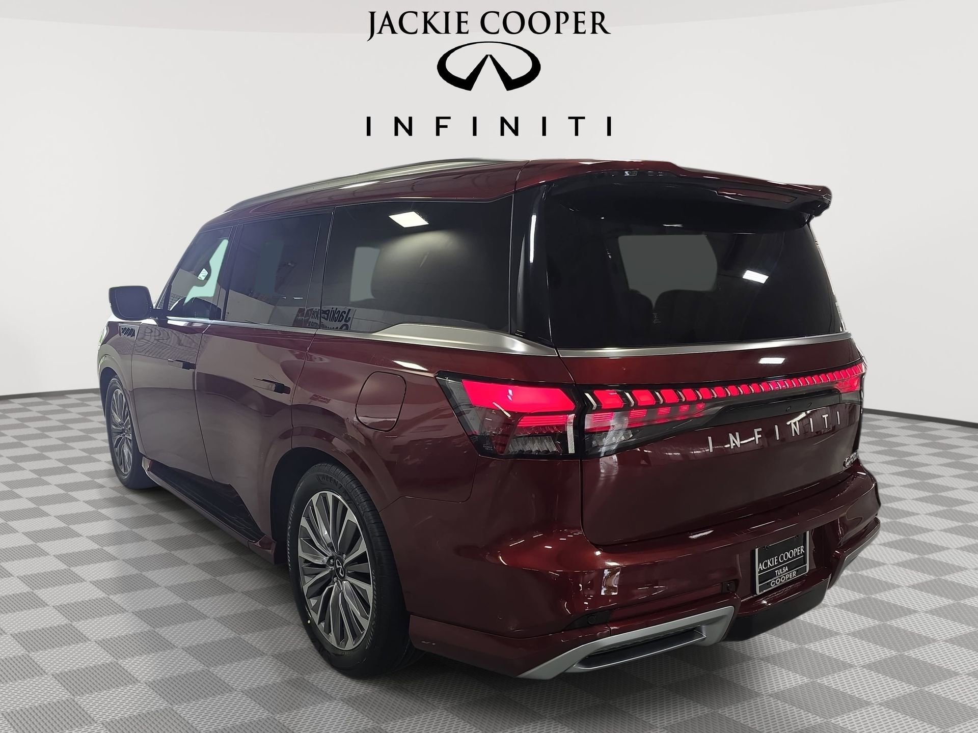 Certified 2025 INFINITI QX80 Sensory AWD/4WD image 7