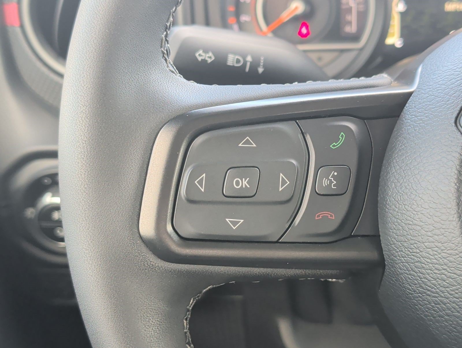 Used 2025 Jeep Gladiator Rubicon AWD/4WD image 14