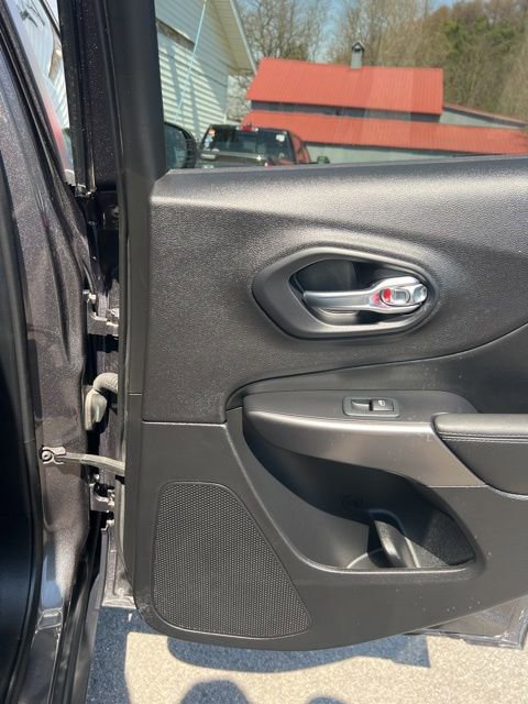Used 2020 Jeep Cherokee Limited AWD/4WD image 56