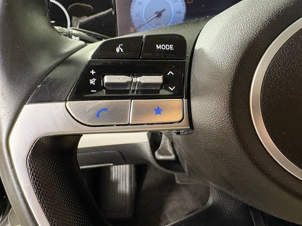 Used 2025 Hyundai Elantra Limited FWD image 24
