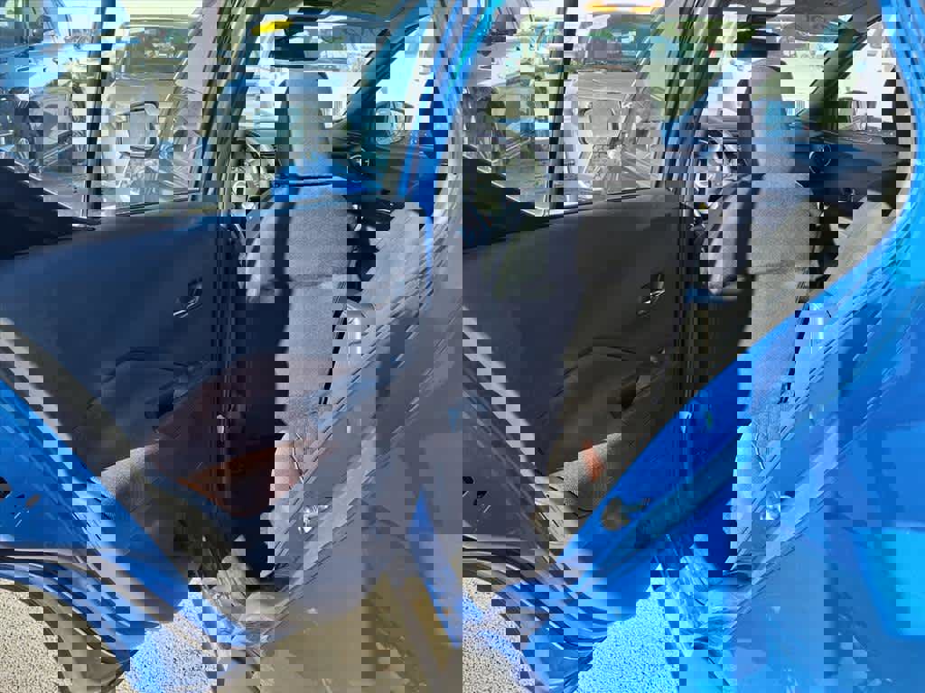 Used 2024 Nissan Kicks SR image 19