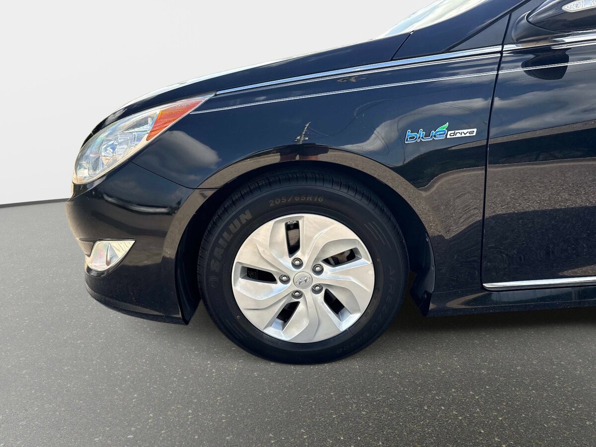 Used 2015 Hyundai Sonata Hybrid FWD image 9