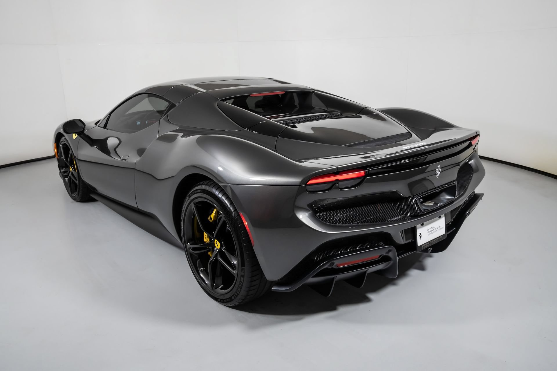 Used 2023 Ferrari 296 GTS RWD image 14