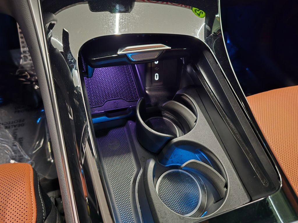 Used 2025 Mercedes-Benz GLC 300 4MATIC w/ AMG Line image 27