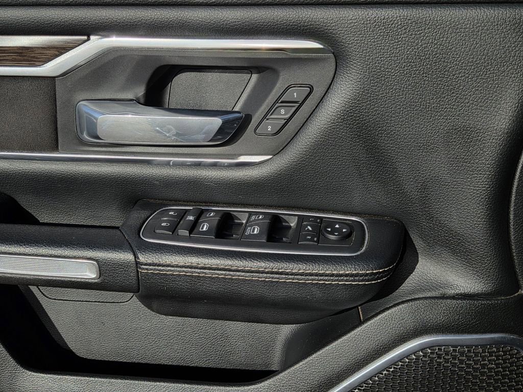Used 2020 RAM 1500 Laramie RWD image 17