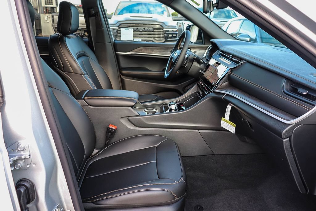 New 2026 Jeep Grand Cherokee Limited AWD/4WD image 21
