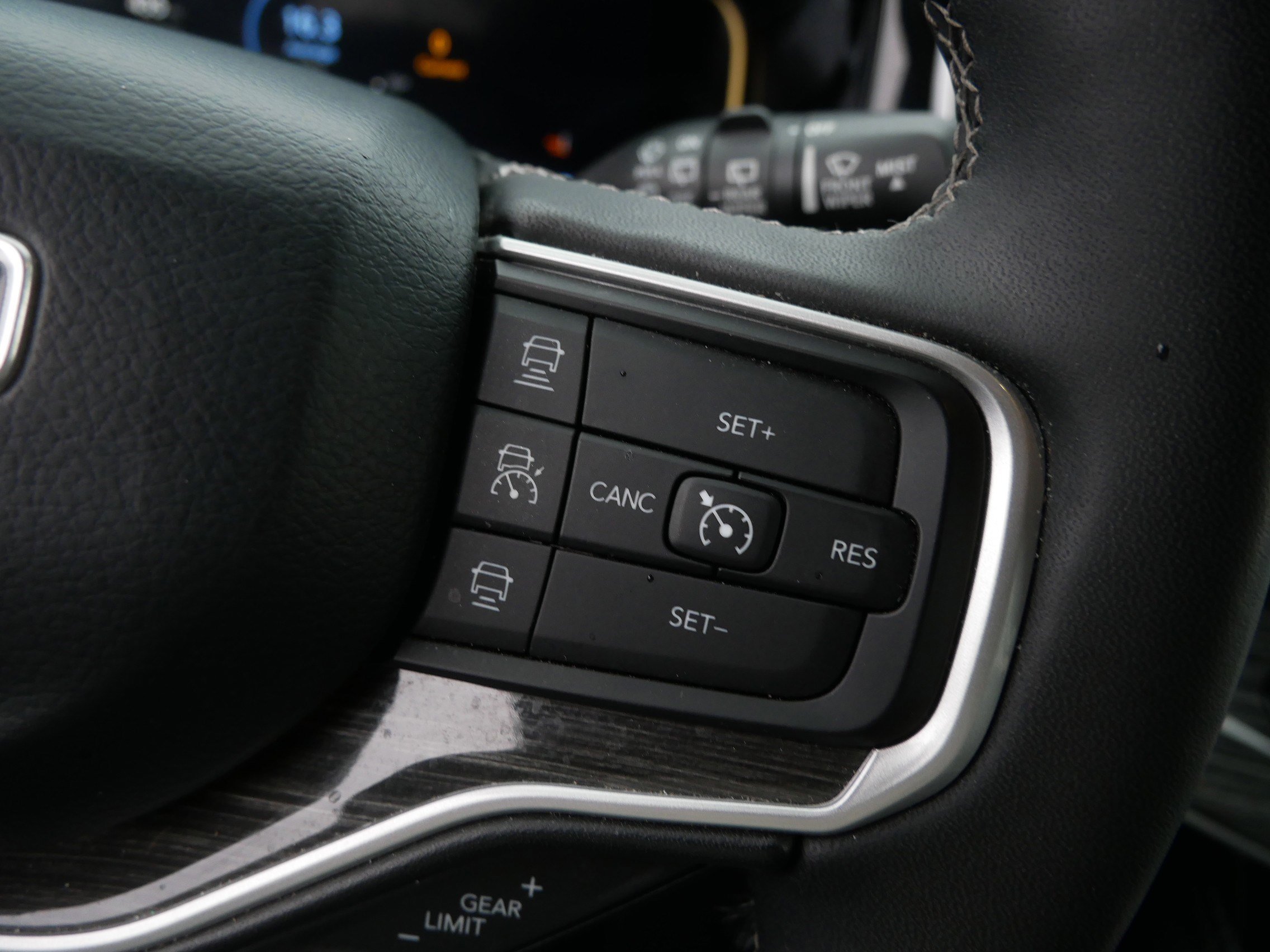 Used 2022 Jeep Wagoneer Series III w/ Rear Seat Video Group 1 image 28