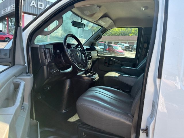 Used 2021 Chevrolet Express 3500 w/ Driver Convenience Package RWD image 17