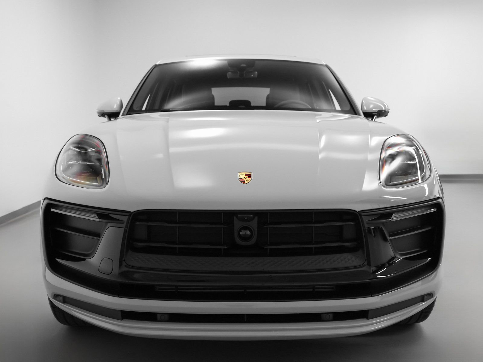 New 2026 Porsche Macan image 8