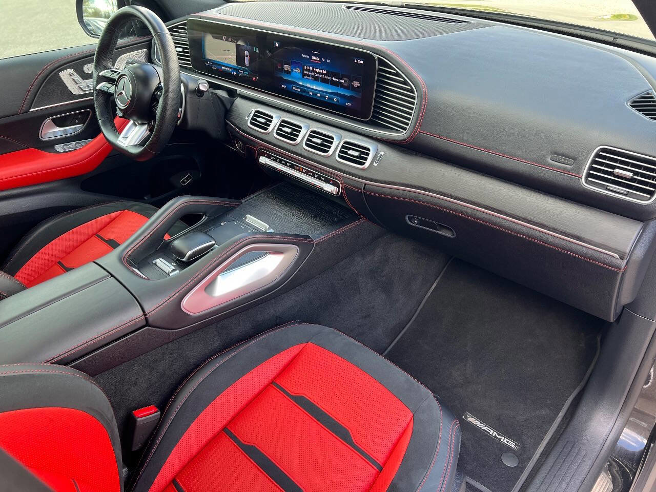 Used 2025 Mercedes-Benz GLE 53 AMG 4MATIC image 23