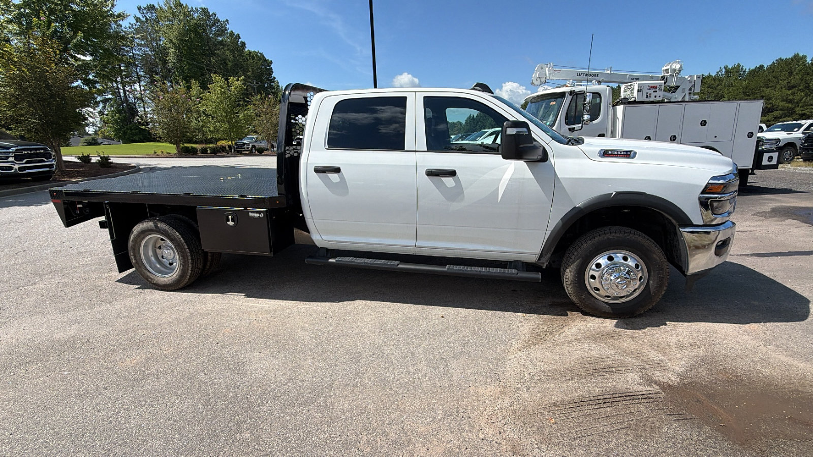 New 2026 RAM 3500 Tradesman AWD/4WD image 7