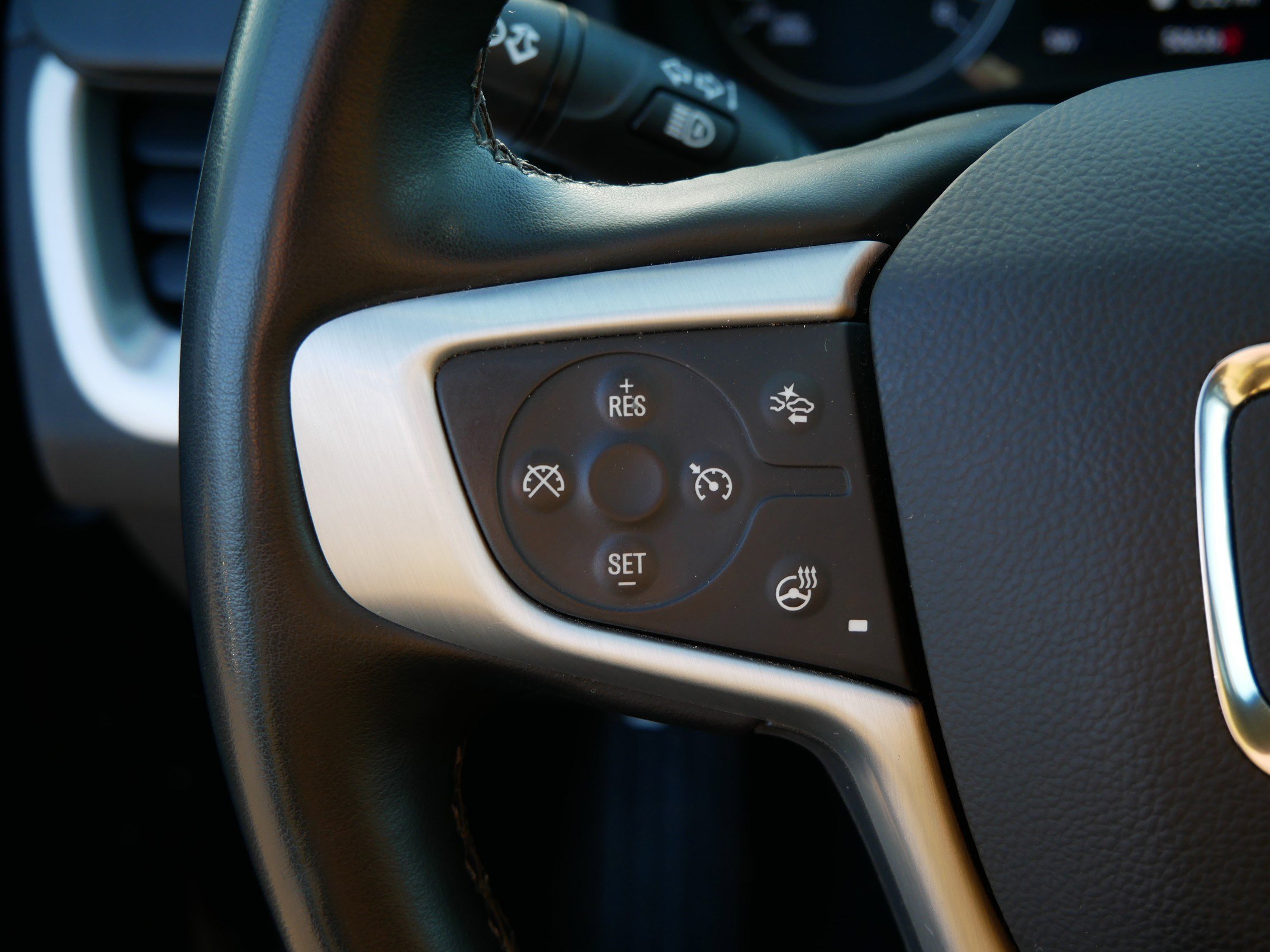 Used 2023 GMC Terrain SLT image 28