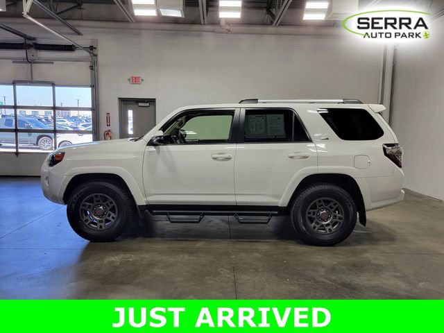 Used 2020 Toyota 4Runner SR5 Premium w/ Moonroof Package AWD/4WD image 8
