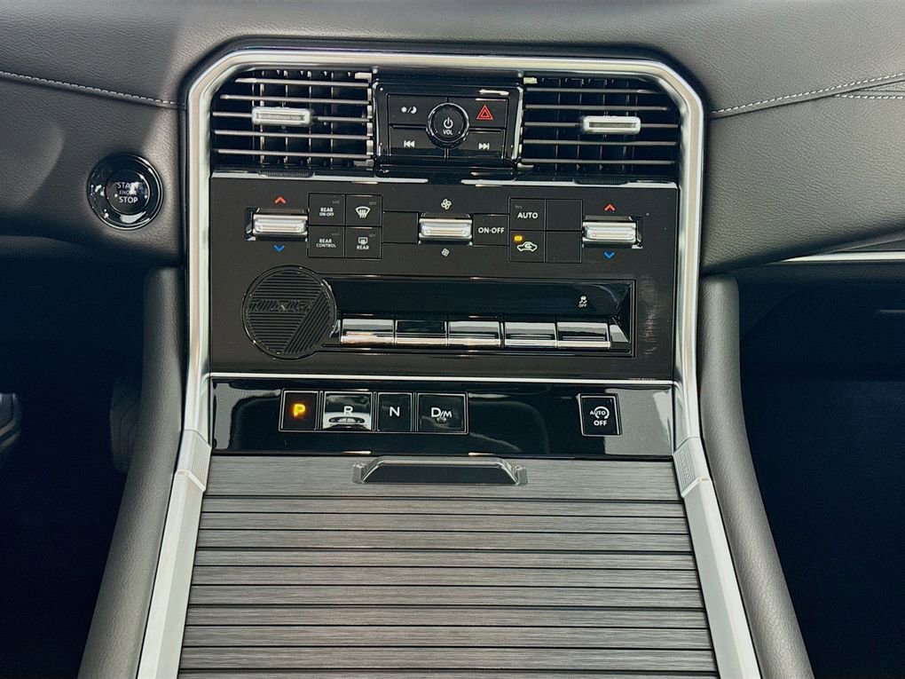 Used 2025 Nissan Armada SV image 37