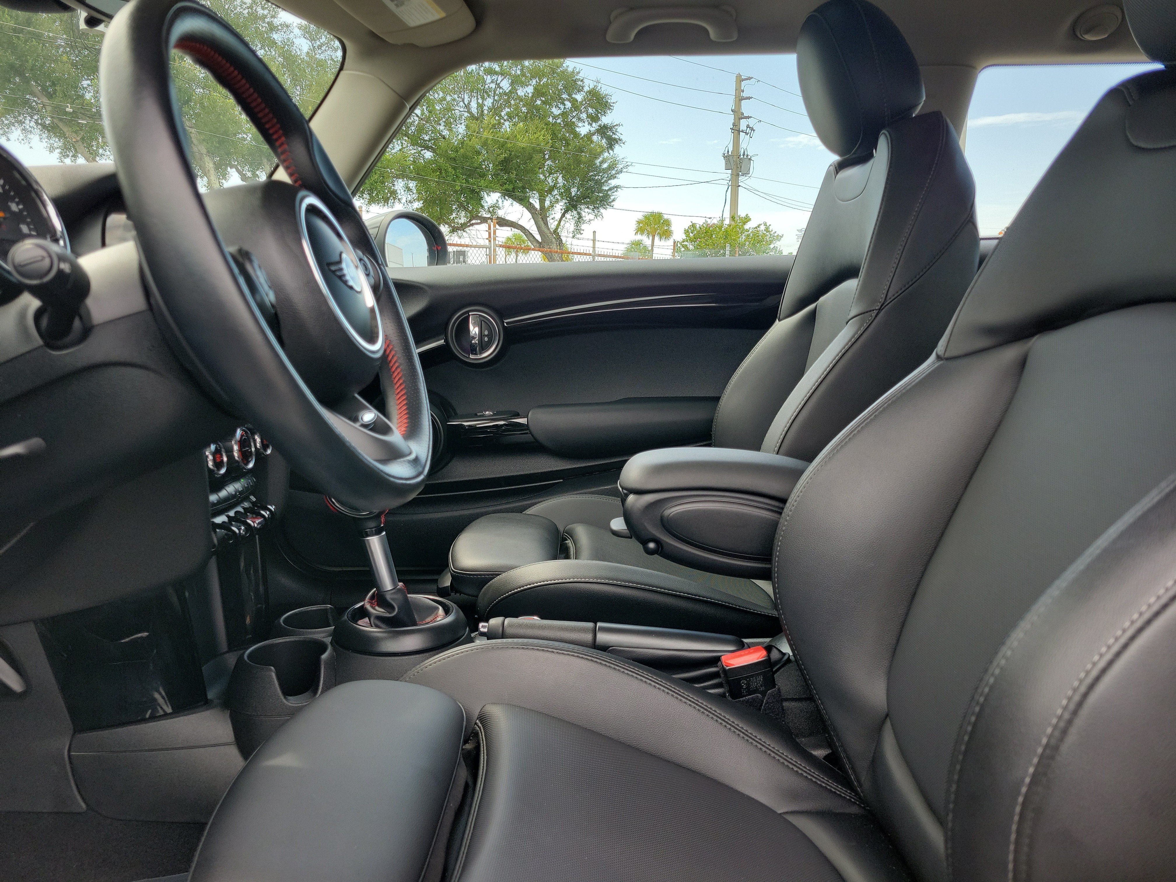 Used 2019 MINI Cooper S w/ Signature Upholstery Package FWD image 18