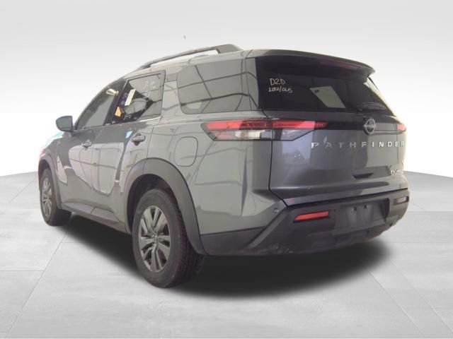 Used 2024 Nissan Pathfinder SV image 8