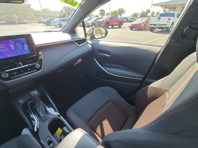 Used 2023 Toyota Corolla SE image 3